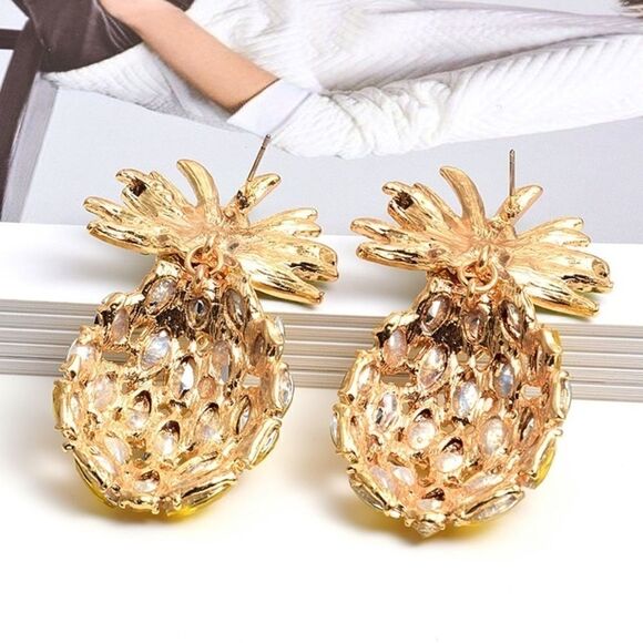 NEW! Dainty “Waikiki” Pineapple Stud Earrings 🍍 - Picture 7 of 12